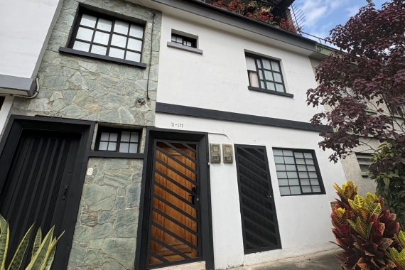 Casa en Laureles, Medellín